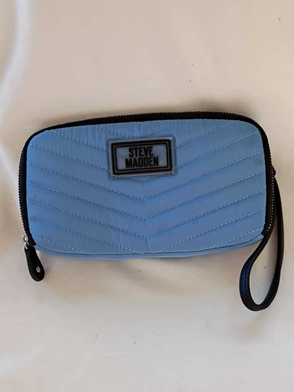 EUC Steve Madden Quilted Wristlet Clutch in Light Blue